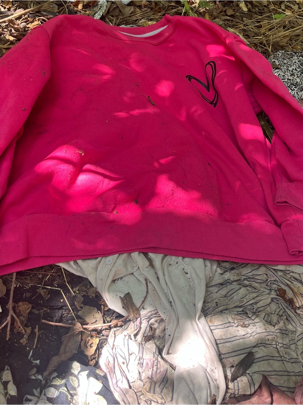 SHEIN Hot Pink Crewneck Sweatshirt with Heart Detail